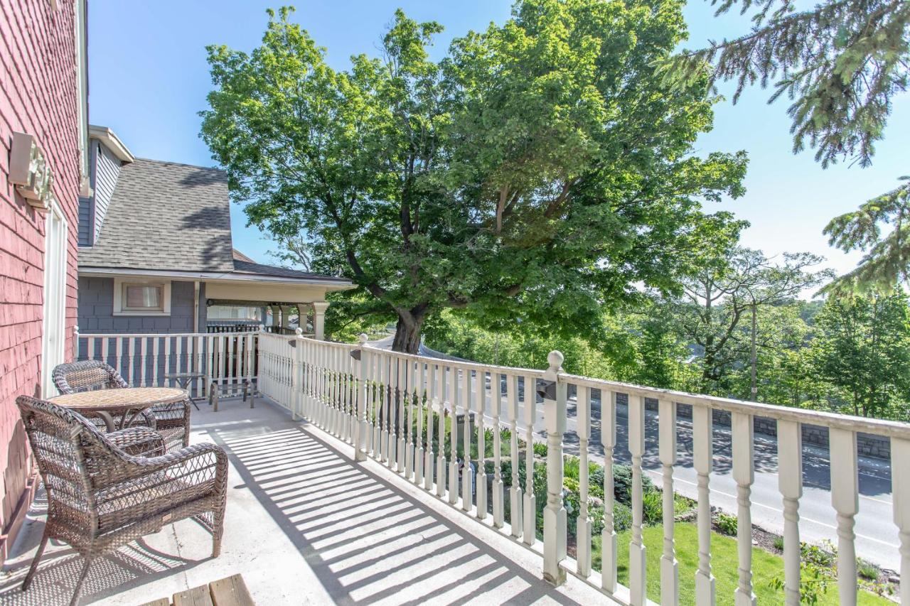 Redwood Bed And Breakfast Ниагара-Фолс Экстерьер фото