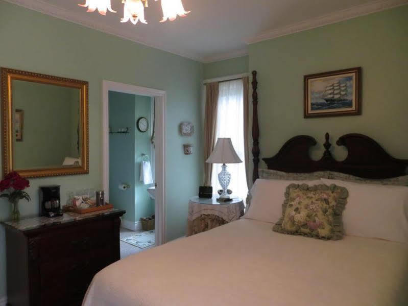 Redwood Bed And Breakfast Ниагара-Фолс Экстерьер фото
